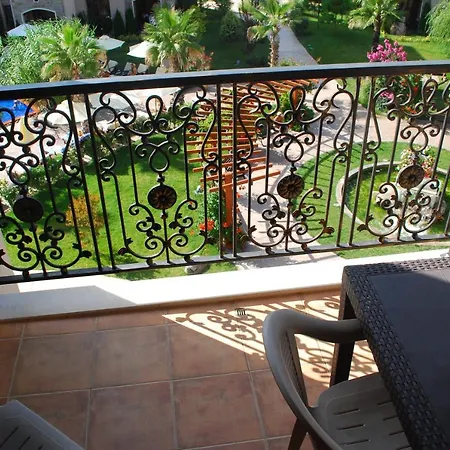 тwo Bedroom Children Friendly Apartment *